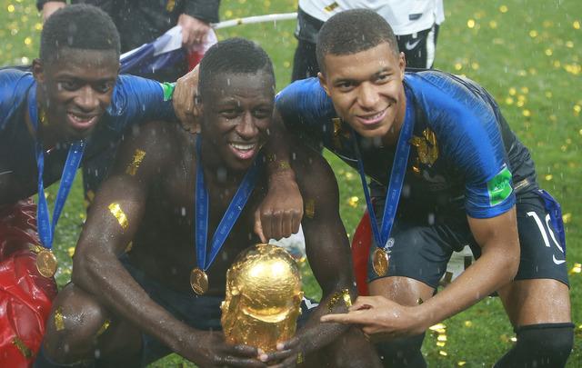 Benjamin Mendy Dünya Kupası Madalyasını Açık Artırmayla Sattı!