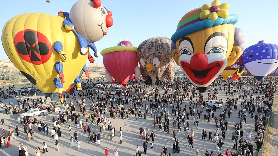 9 Ülkeden Gelen Figürlü Balonlar Kapadokya’da Gökyüzünü Süsledi