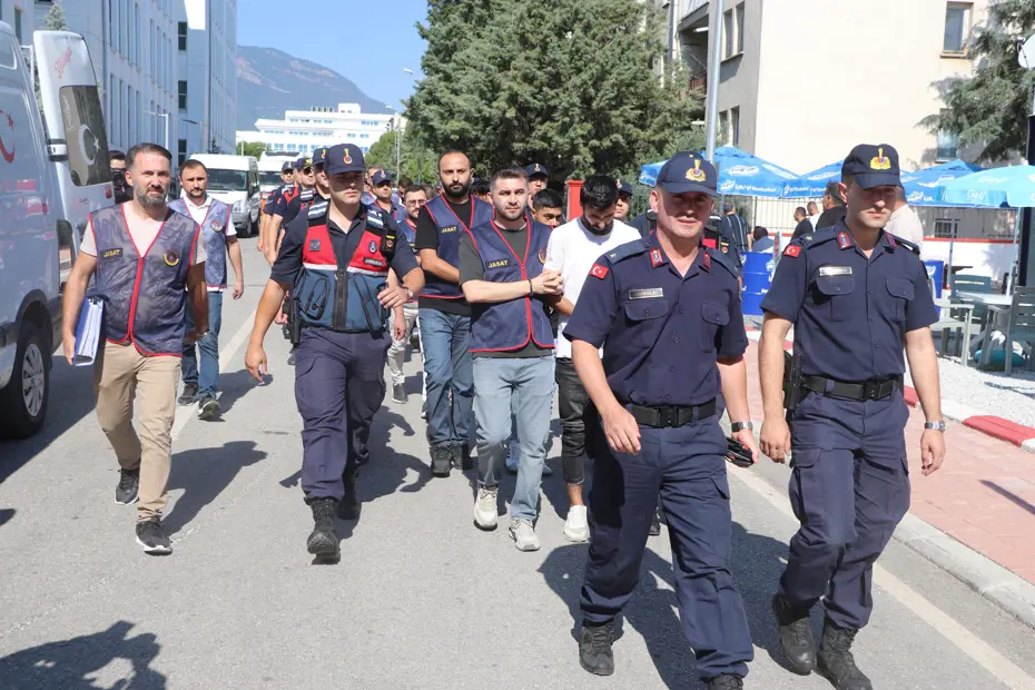4 Milyonluk Altın Vurgunu: Kurye İlanıyla Evden Altın Topladılar