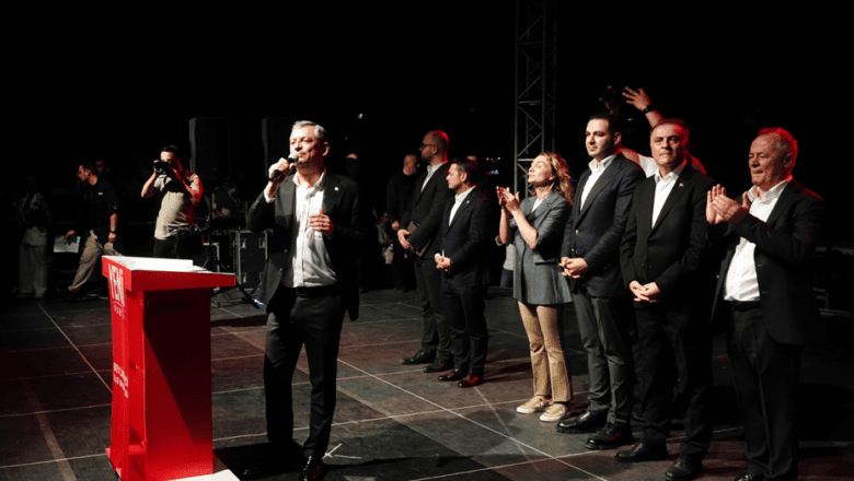 ** Yeni Parti Mitingi